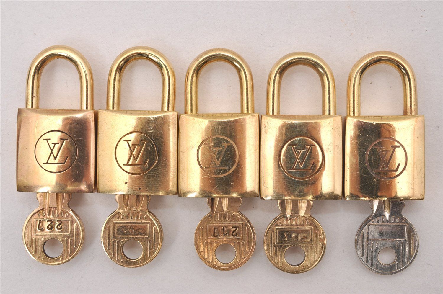 ルイヴィトン 南京錠 5点 パドロック 鍵 R10000 カデナ キー ルイヴィトン 南京錠 5点 パドロック 鍵 R10000 カデナ キー