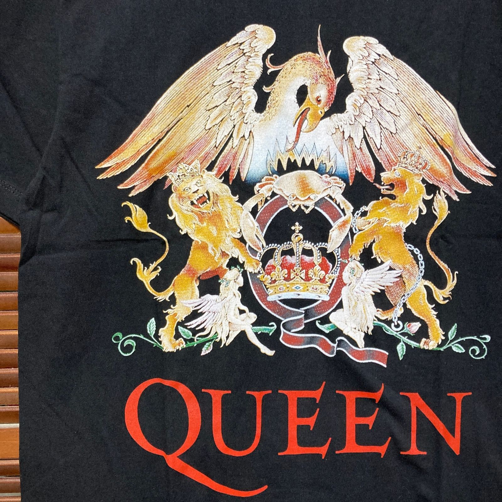 クイーン　QUEEN フレディマーキュリー　黒 Tシャツ tee ティーシャツ バンド ロック ツアー　ライブ　デザイン 両面 プリント 派手 奇抜 古着 ビンテージ vintage パンク メタル ヒップホップ ラッパー アーティスト カットソー