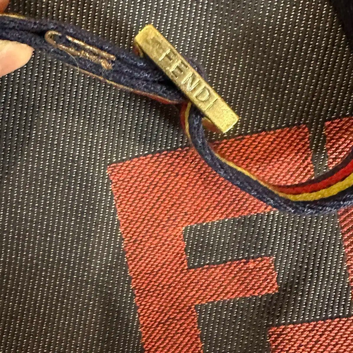 FENDI フェンディ