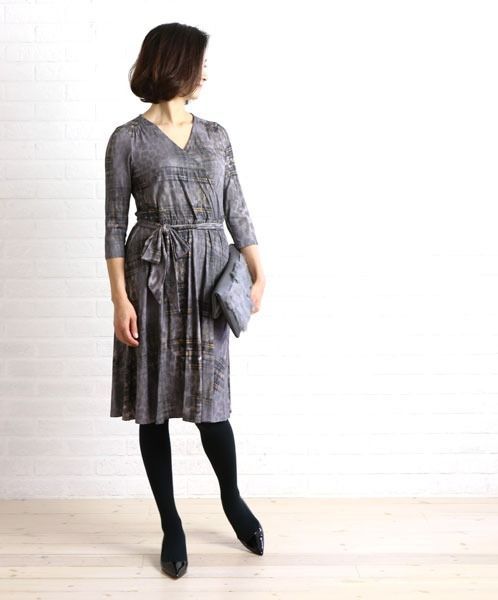 スリードッツ three dots レーヨンポリウレタン カシュクールワンピース ラップドレス outlet NA5426Y-0441602 レディース ◎