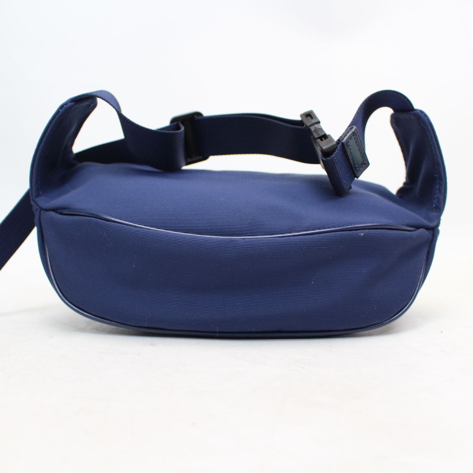 モスキーノ ロゴプレート