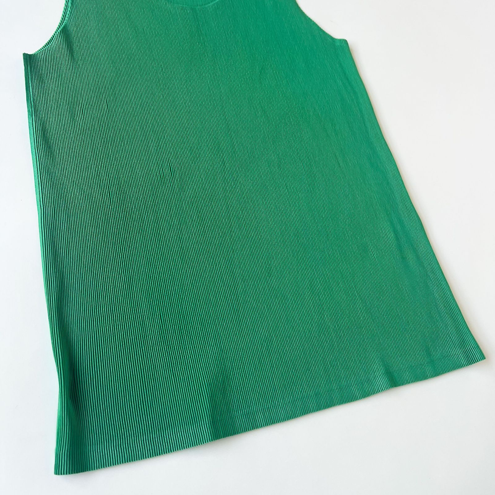 PLEATS PLEASE プリーツプリーズ ライムグリーン タンクトップ 3 美品 プリーツプリーズ イッセイミヤケ PLEATS PLEASE