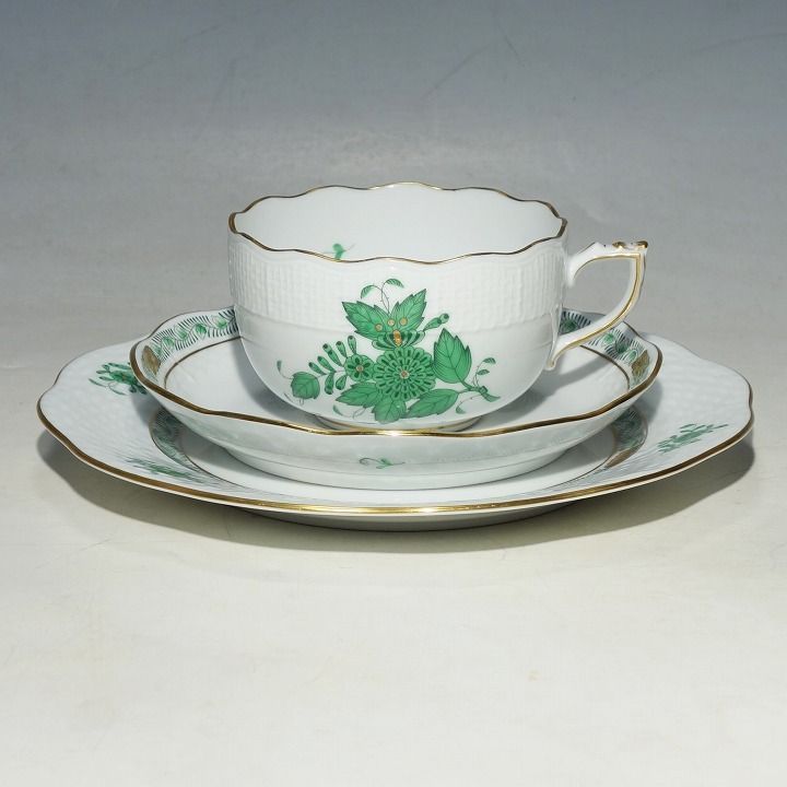 美品 ヘレンド アポニーグリーン ティーカップ＆ソーサー ケーキ 