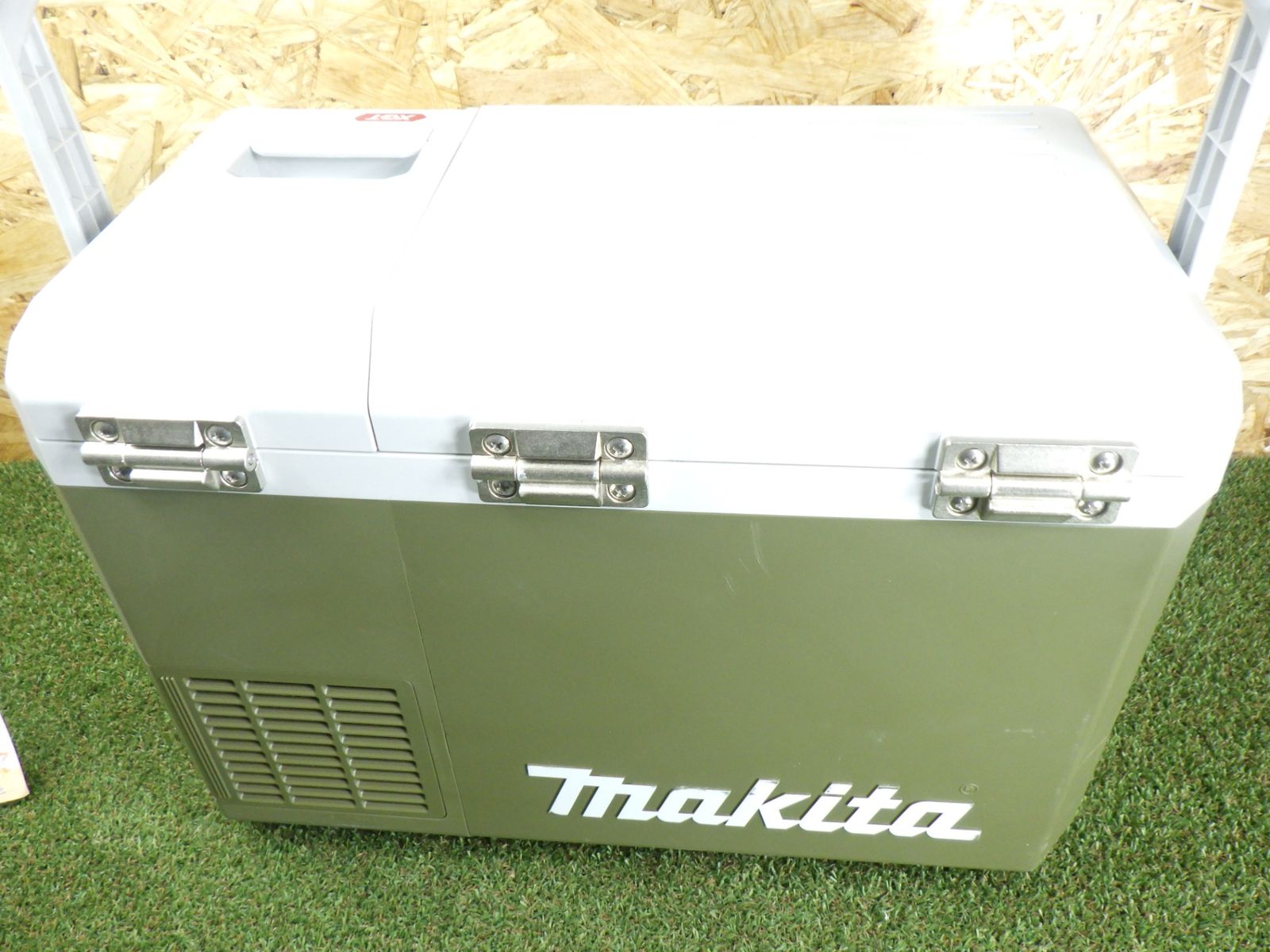 持ち運び便利 マキタ 保冷温庫 CW003G アダプター付き シガーソケット