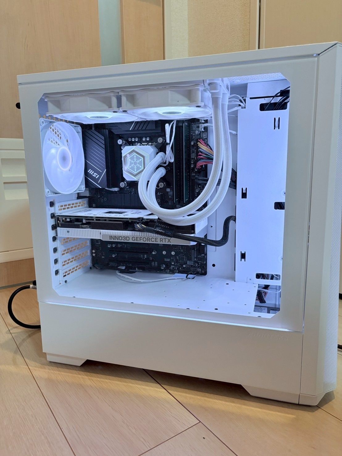 【美品】RTX4070　FRONTIER ゲーミングpc i7 13700F FRONTIER 高性能ゲーミングPC RTX4070 i7-13700 Core i7の