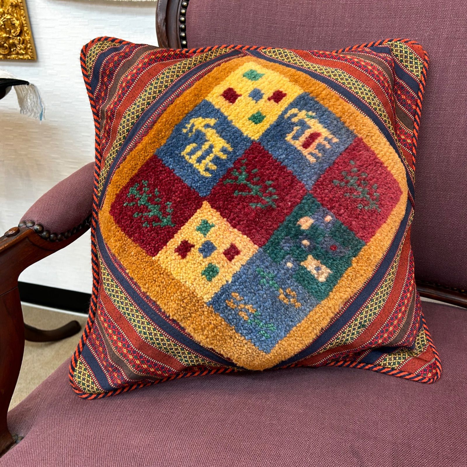 ベージュベース ネイビーやブルー ヴィンテージトルコラグ No.618