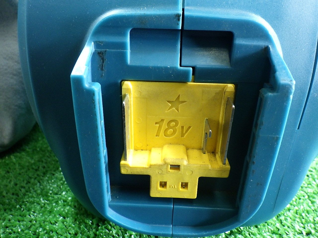 マキタ 充電式小型集塵機