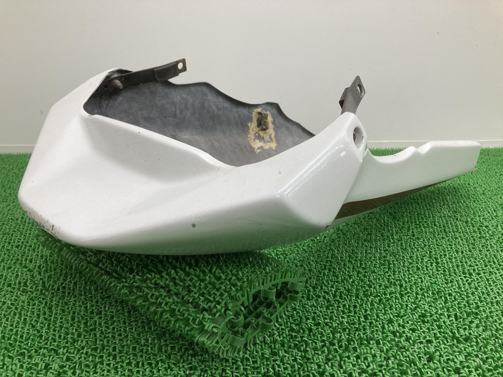CB1300SF アンダーカウル 社外 中古 バイク 部品 SC40-1001*** FRP ペイント素材に 品薄 希少品