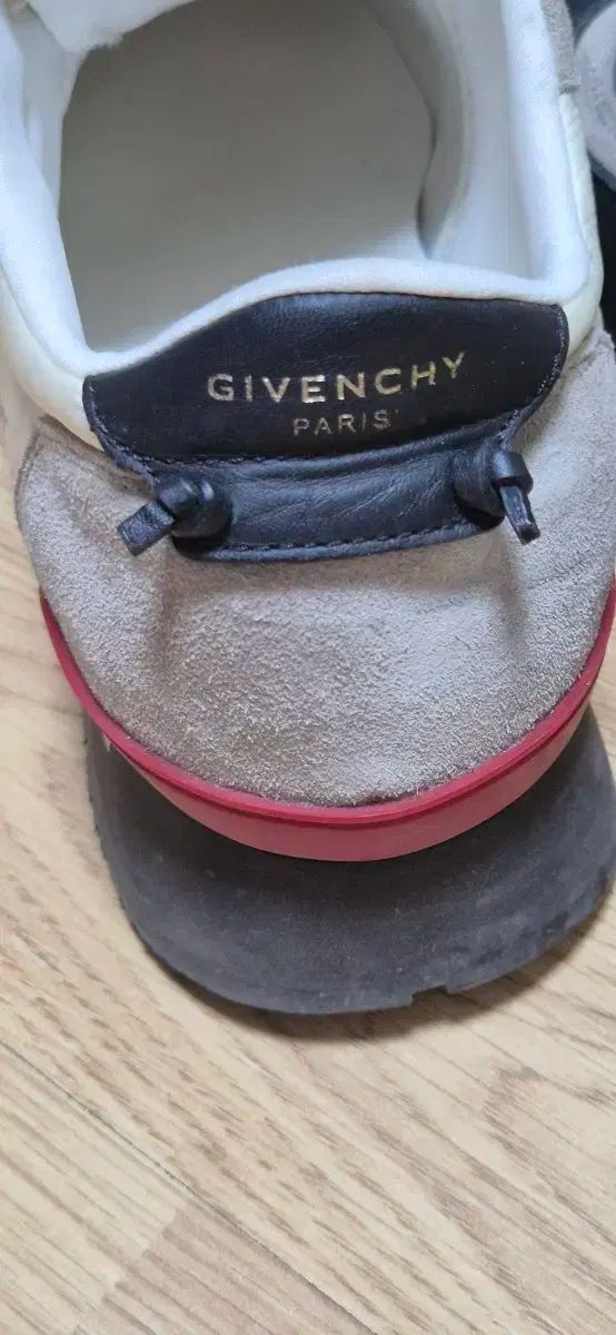 ジバンシィ レディース スニーカー BE0030E1L9 148 GIVENCHY(ジバンシィ) スニーカー (スニーカー) - メルカリ