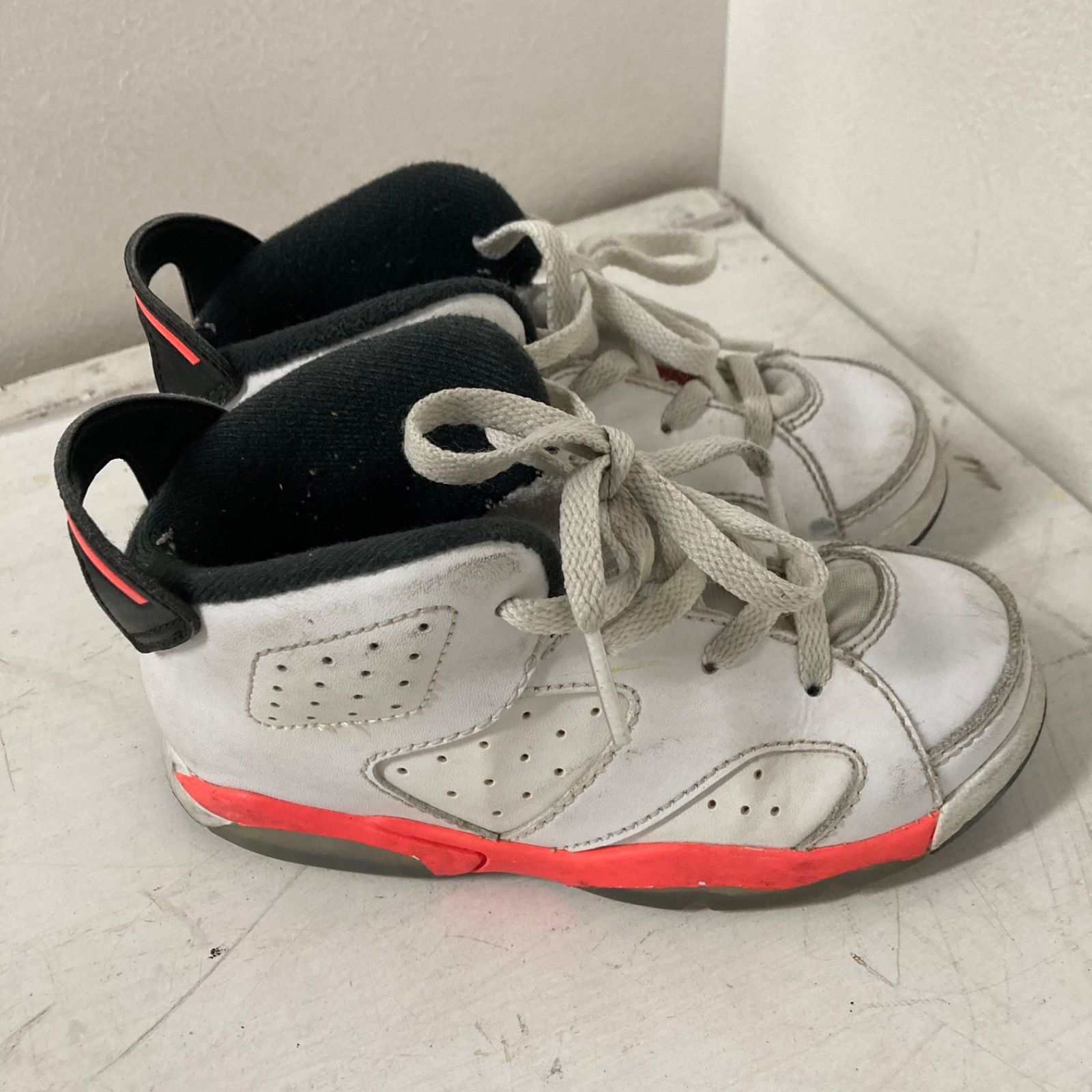 キッズ】AJ6 Retro ジョーダン6 15cm - メルカリ