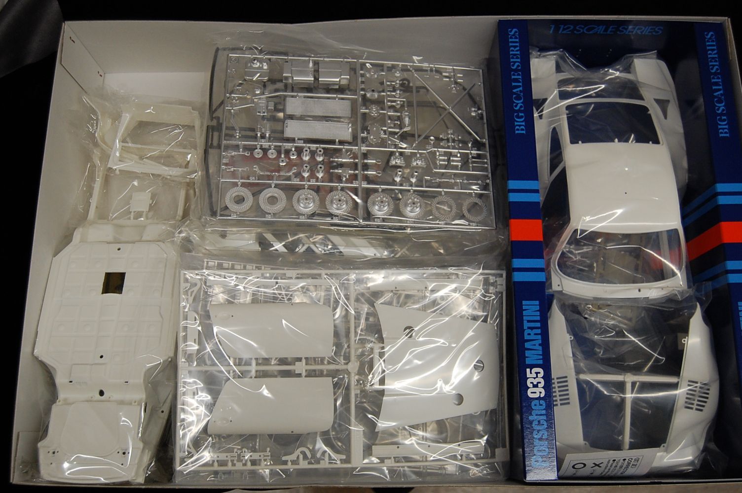 タミヤ　1/12 プラモデル　ポルシェ　935 エッチングパーツ付 Amazon | タミヤ 1/12 ビッグスケールシリーズ No.57 ポルシェ 935