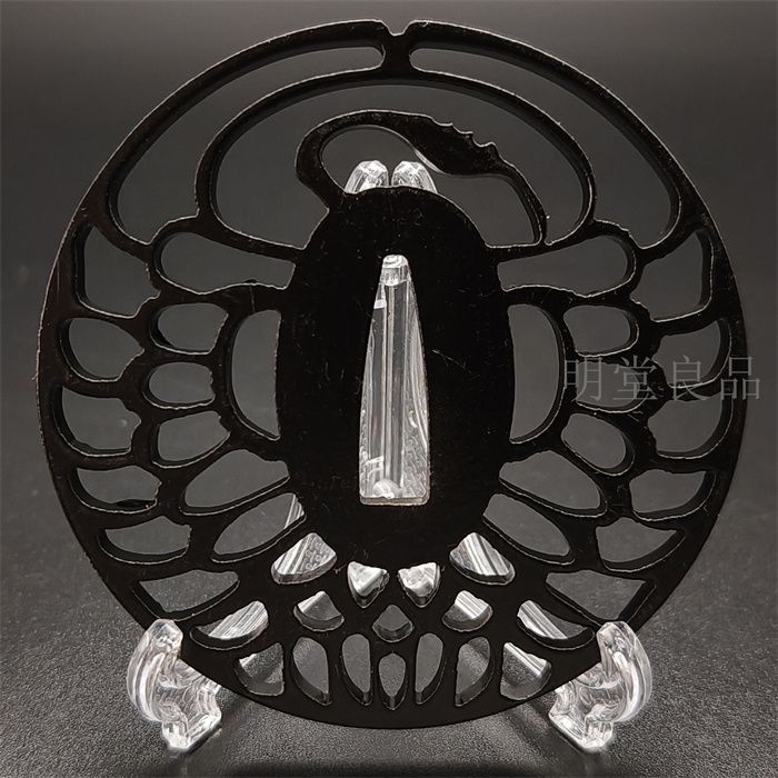 BK0137 日本刀装具 刀鍔 透し 鉄地 透 鍔 刀剣美術 重量：約76G - メルカリ