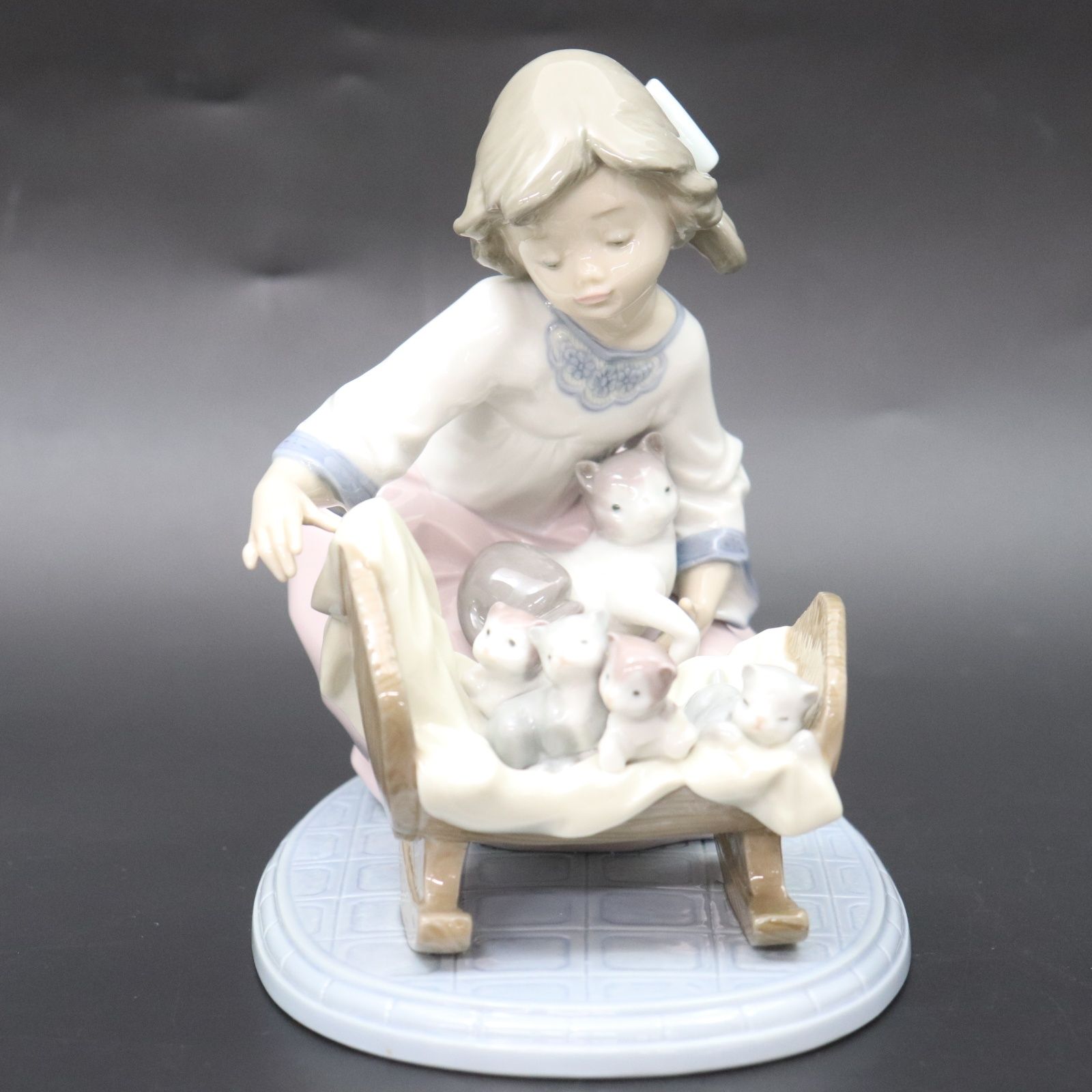 リヤドロ　猫を抱く少女と少年 ITIXTMWU3Y9B LLADRO リヤドロ 少女と猫たち 5784 ねこ 陶器