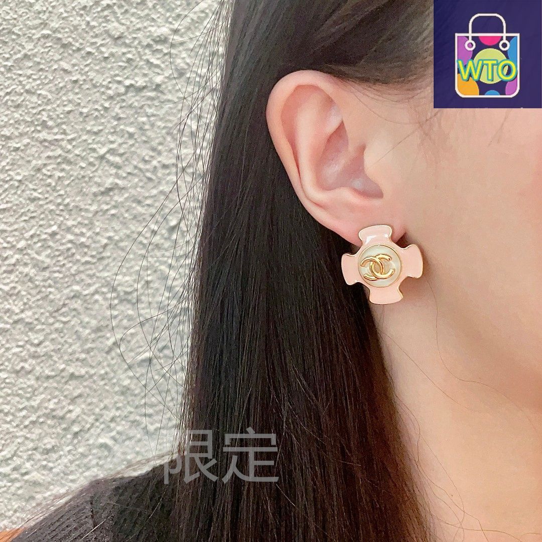 CHANEL シルバー ロゴ ピアス ビンテージ 未使用 保管期間有り 箱付き❗️ 楽天市場】シャネル ヴィンテージ ピアスの通販