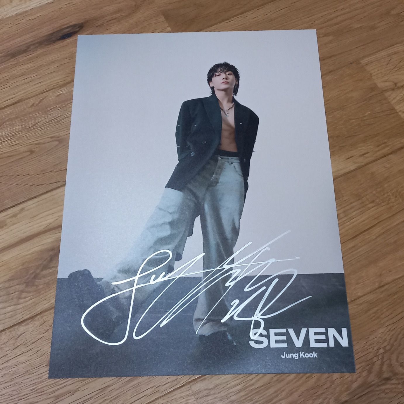 ジョングク(BTS) 直筆サイン「SEVEN」スチール写真 - メルカリ