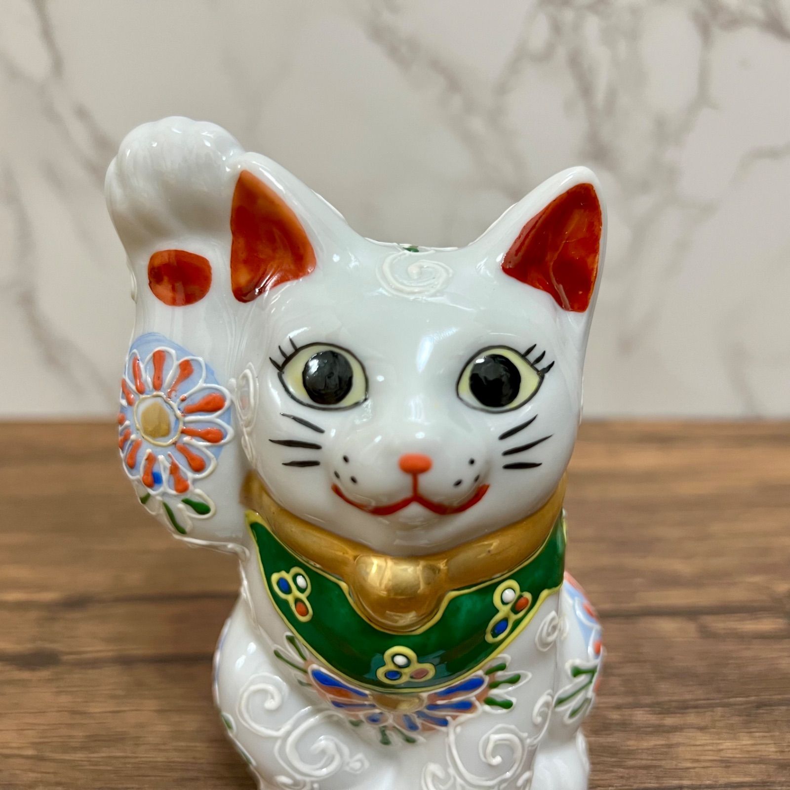 九谷焼】招き猫 4号 白盛 右手 金運招福 縁起物 Maneki Neko