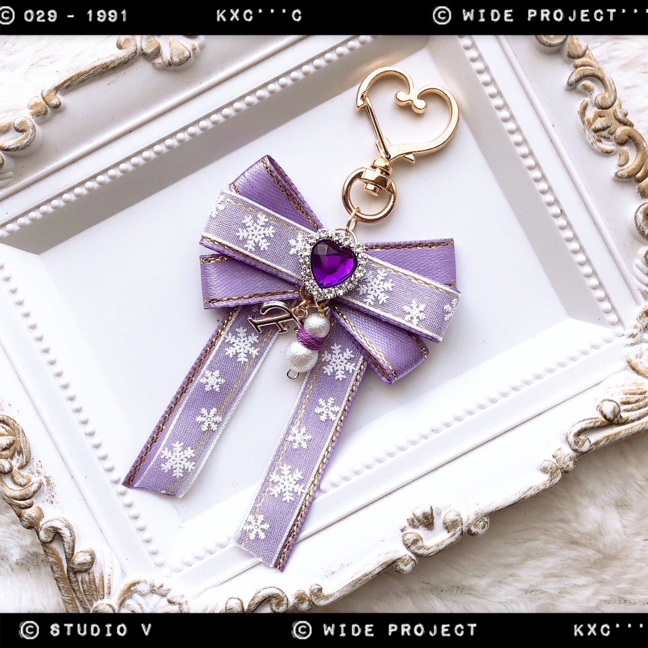 推し活 メンカラ イニシャル 雪リボンチャーム 紫 ❄︎ハンドメイド