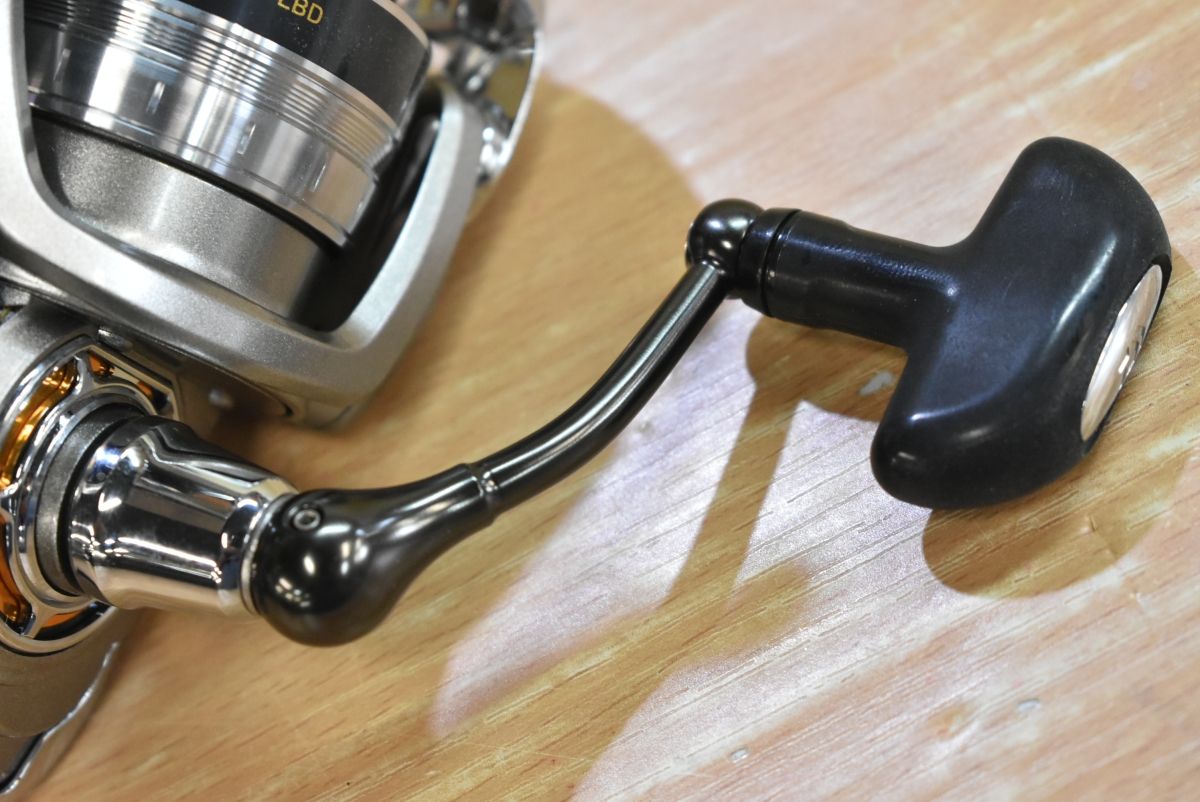 ダイワ 16 トライソ 2000H-LBD DAIWA TRISO スピニングリール