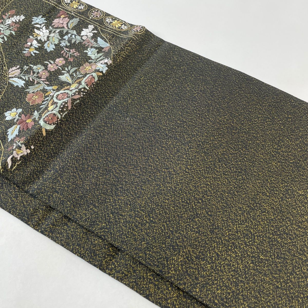 金糸 刺繍
