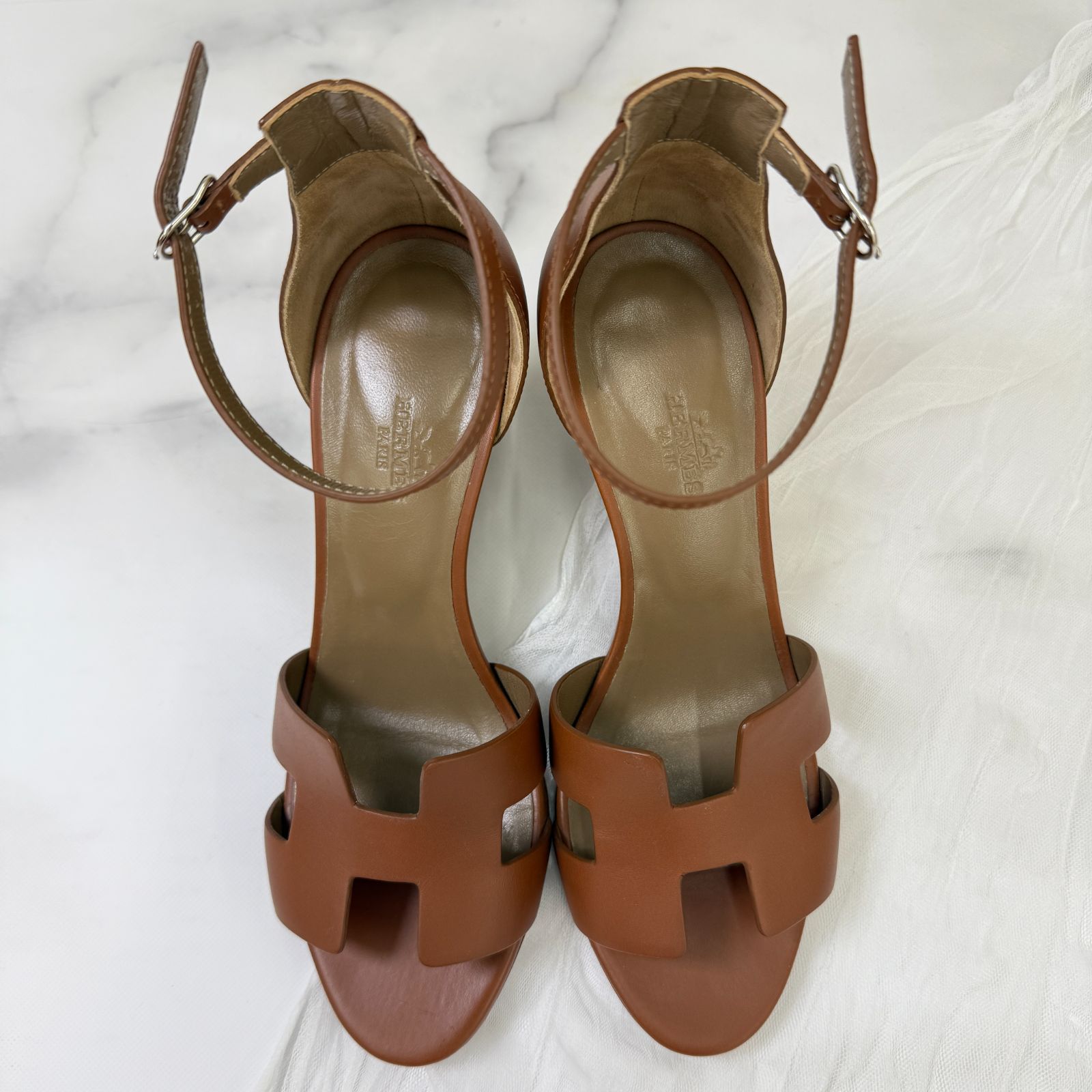 エルメス　HERMES サンダル　レジェンド　新品同様　37 ゴールド HERMES 【新品未使用】エルメス レジェンド ウェッジソールサンダル