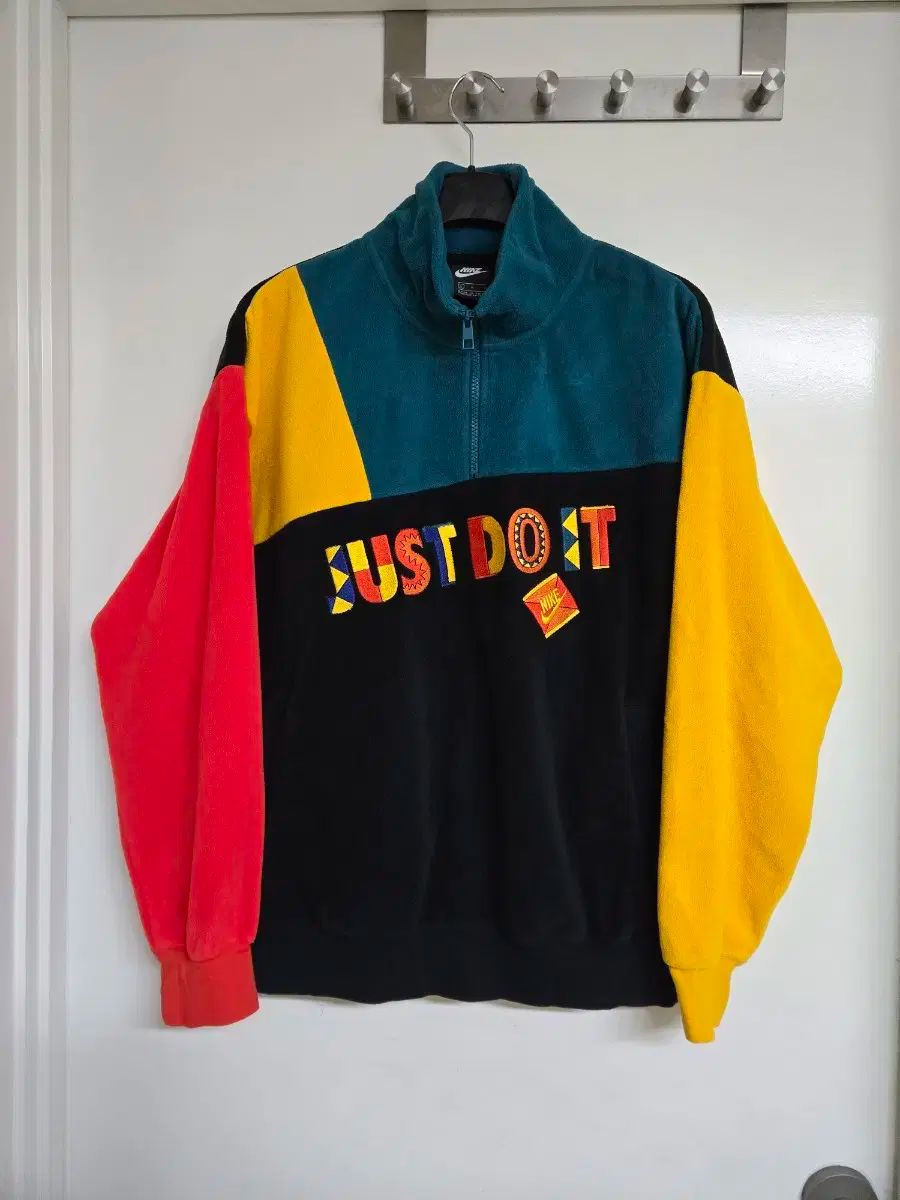 ナイキ sportswear 1993 urban jungle reissue