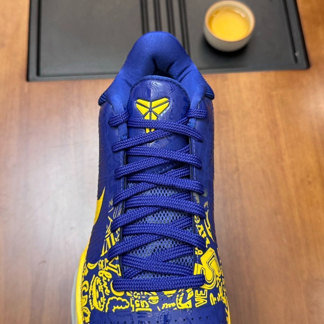 Kobe 5 Protro スケルトンデザインシューズ 箱付、鑑定書付 Kobe 5 Protro スケルトンデザインシューズ 箱付、鑑定書付