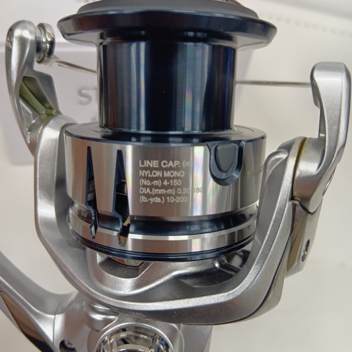 SHIMANO - ##SHIMANO シマノ 19ストラディック 4000 04022 SHIMANO シマノ 04022 釣り用品 リール スピニングリール 19