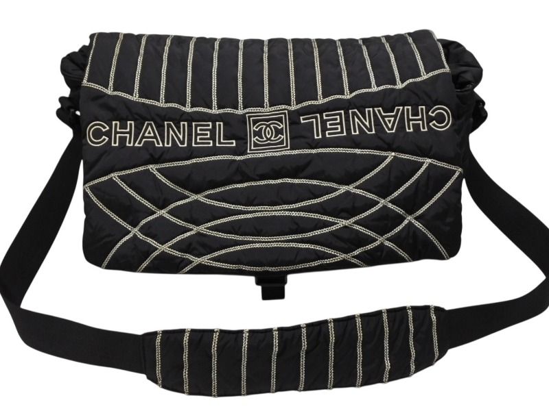 CHANEL シャネル スポーツライン ショルダーバッグ A32807 10番台 ココマーク ステッチ ナイロン ブラック 4b008242