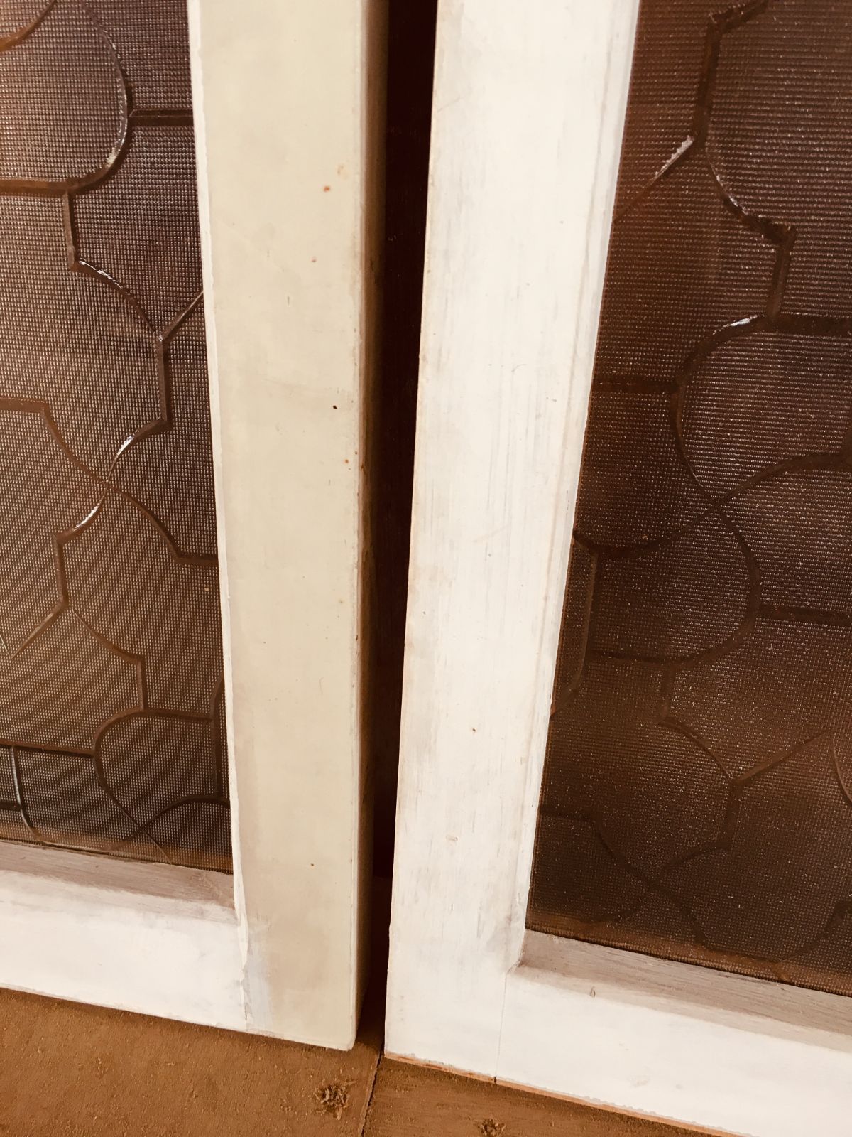 昭和レトロ 小さな白いペンキ窓 型板ガラス「からたち」 レトロガラス