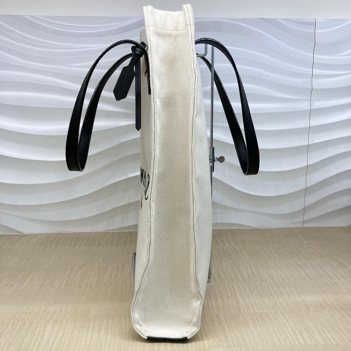 JIMMY CHOO キャンバストートバッグ ホワイト 中古】 JIMMY CHOO （ジミーチュー） ﾛｺﾞ ｷｬﾝﾊﾞｽ ﾄｰﾄﾊﾞｯｸﾞ
