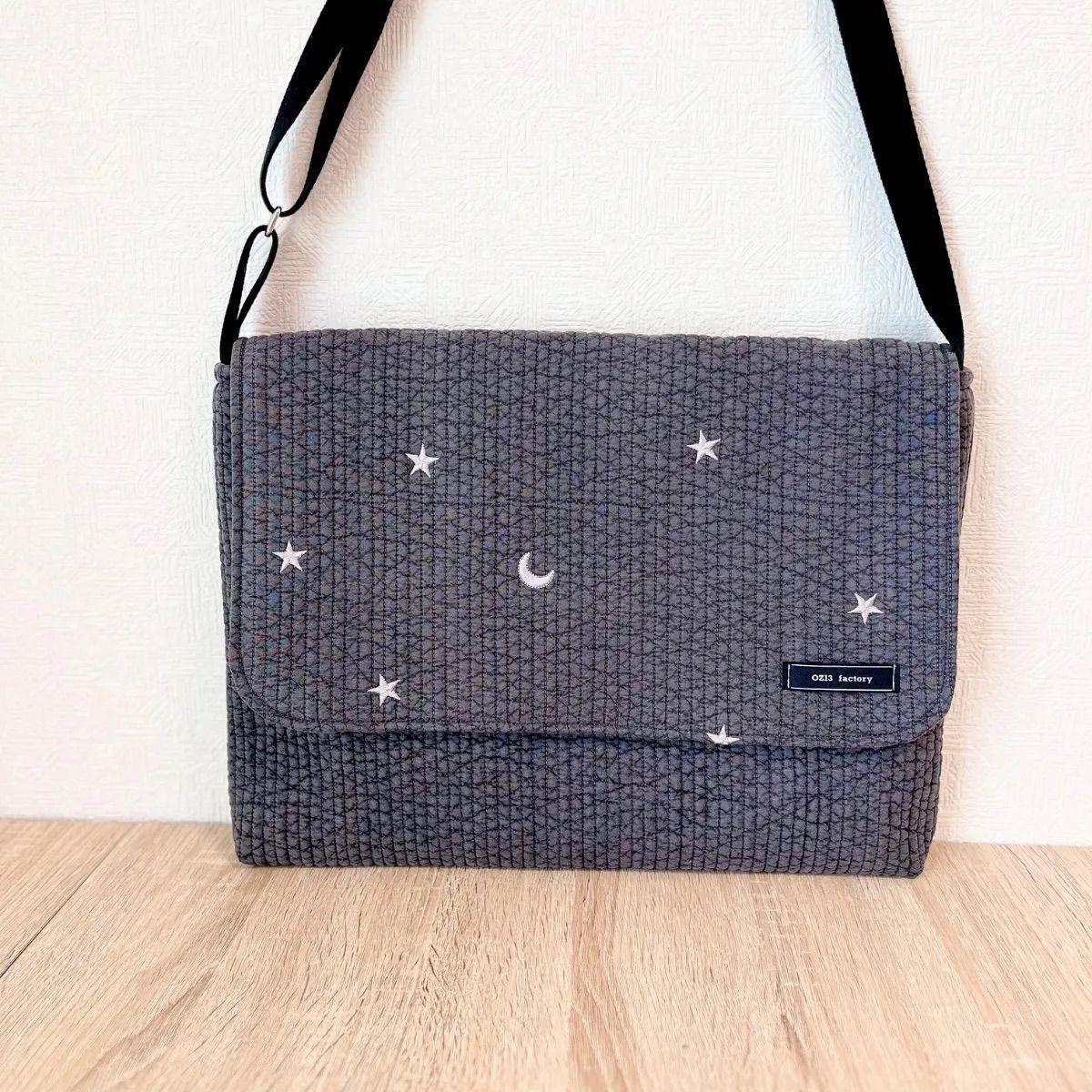 図書袋　ヌビ•ムーンスター刺繍ダークグレー×ヌビ•ダークグレー