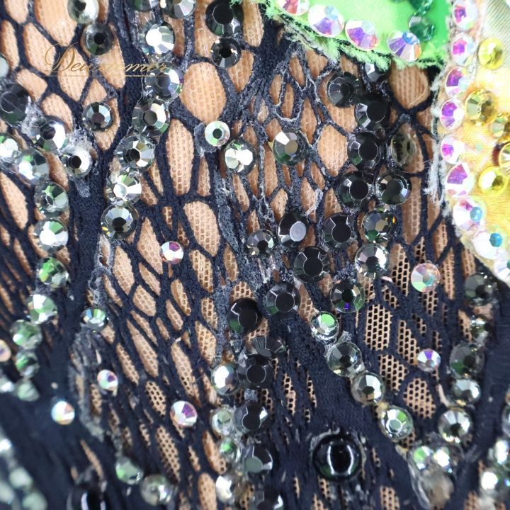 ドレスアップ モダン