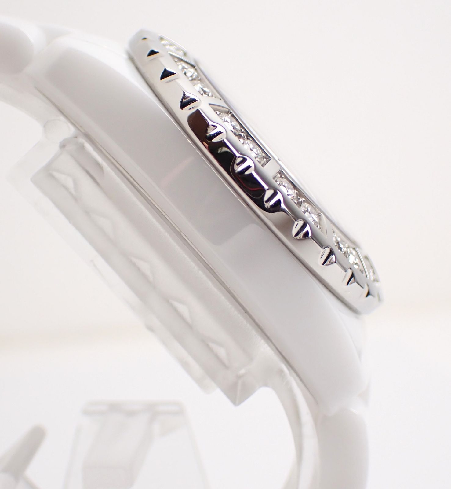 美品 CHANEL(シャネル) J12 H2429 CE ホワイトセラミック 33mm ベゼル  