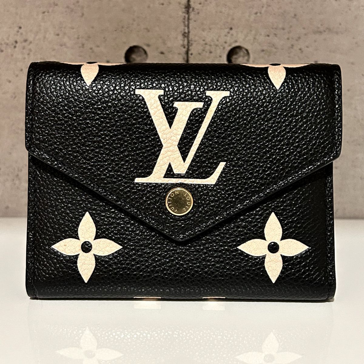 LOUIS VUITTON ルイ・ヴィトン ポルトフォイユ・ヴィクトリーヌ バイ