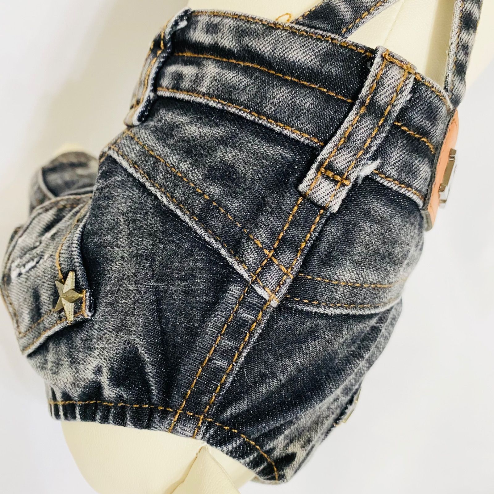 メルカリshops ブラック デニム パンツ 調節可 犬服 ペット服 犬の服 小型犬 ボトムス