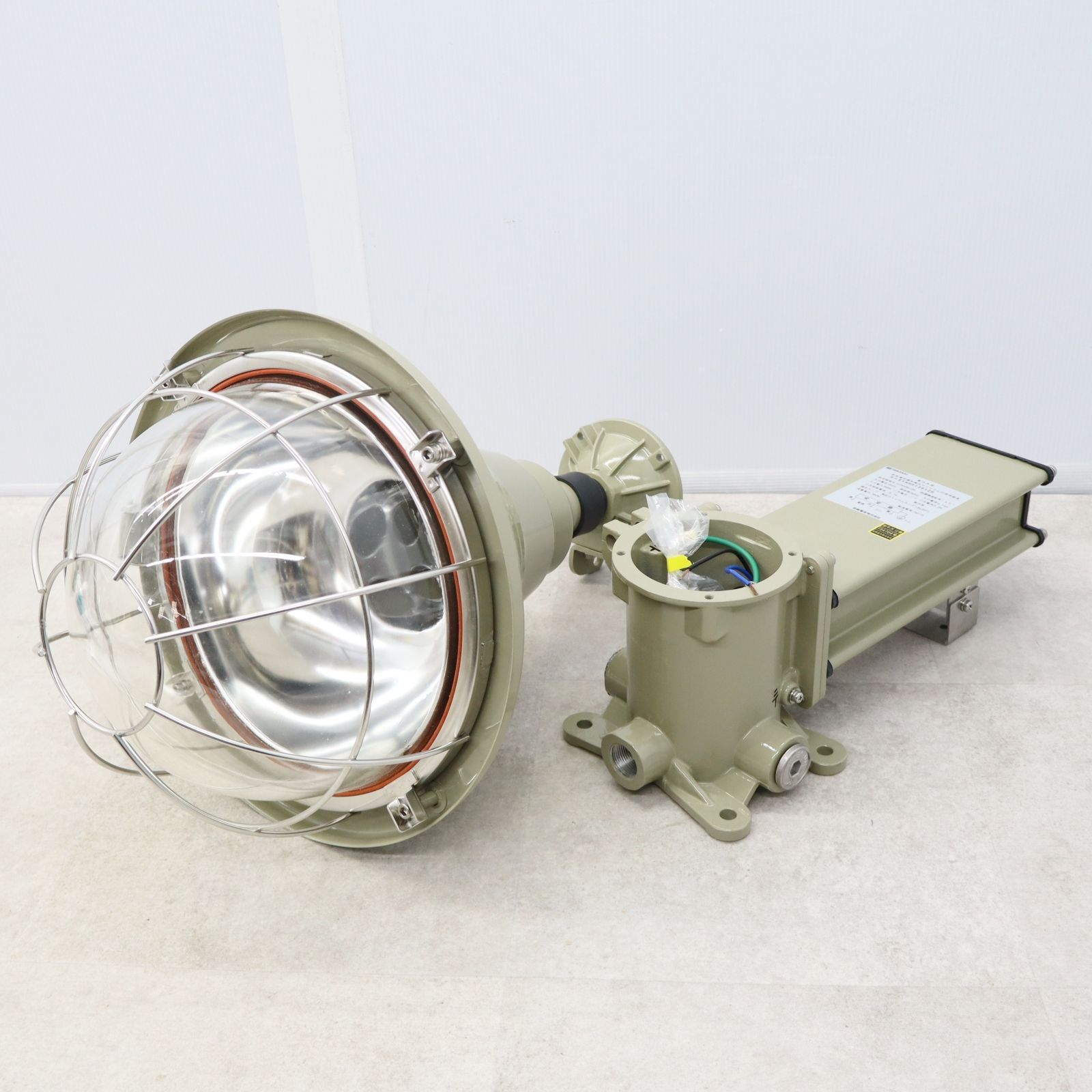 ▽ 未使用品!!｜安全増防爆形 高圧ナトリウム灯照明器具｜IWASAKI 岩崎 