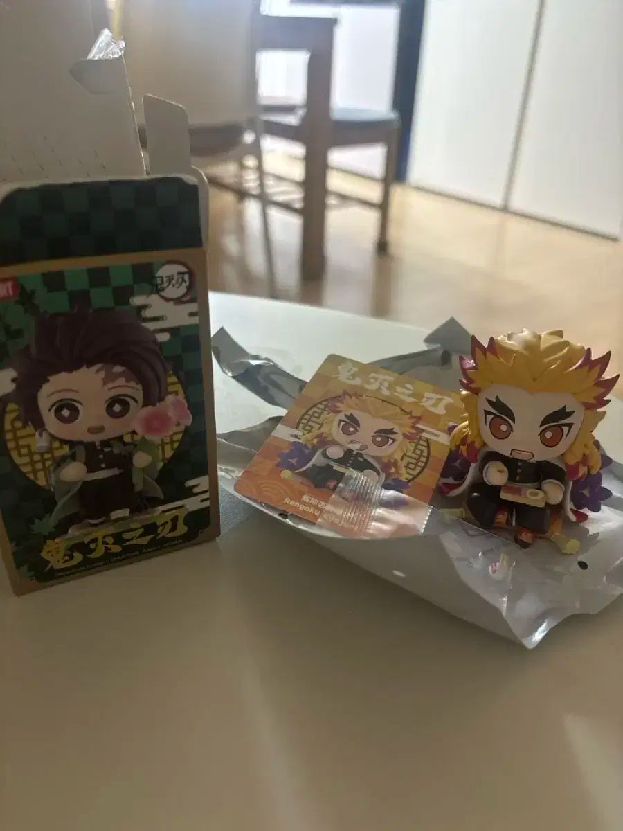 ポップマート　シークレット　煉獄 ポップマート 鬼滅の刃 煉獄杏寿郎 シークレット popmart 鬼滅の刃