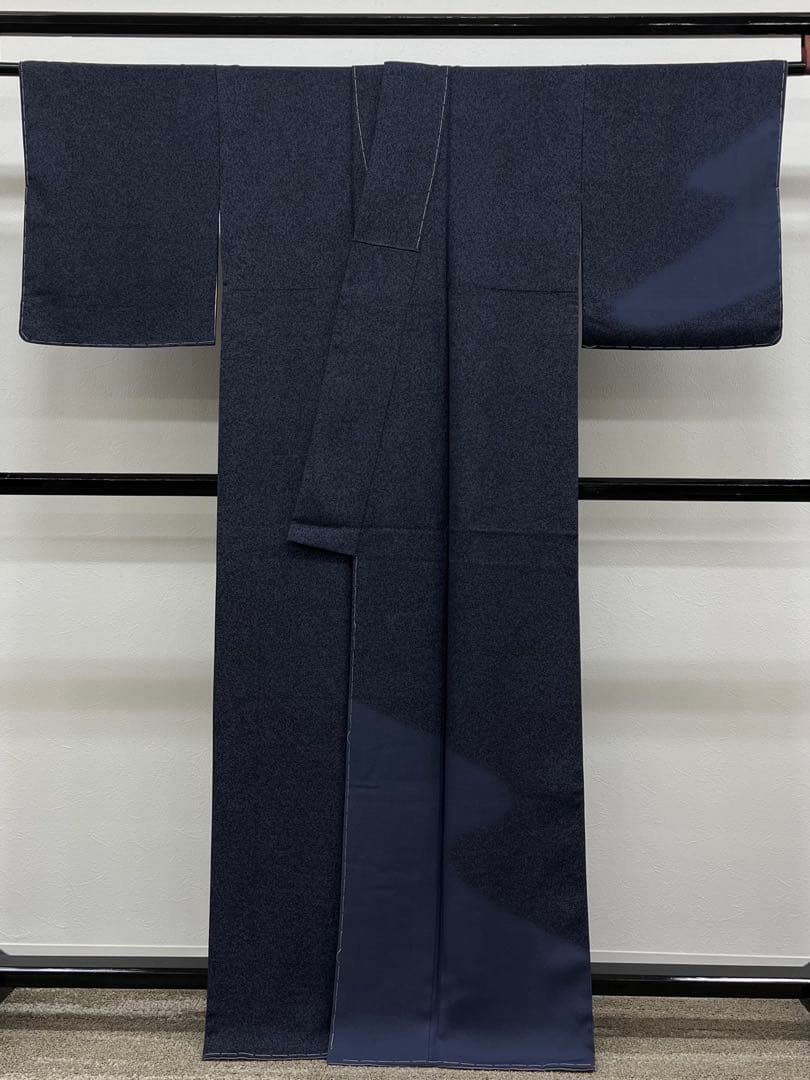 松井青々 落款入 付け下げ 叩き染 正絹 ガード加工済 躾糸付 藍 松井青々 落款入 付け下げ 叩き染 正絹 ガード加工済 躾糸付 藍