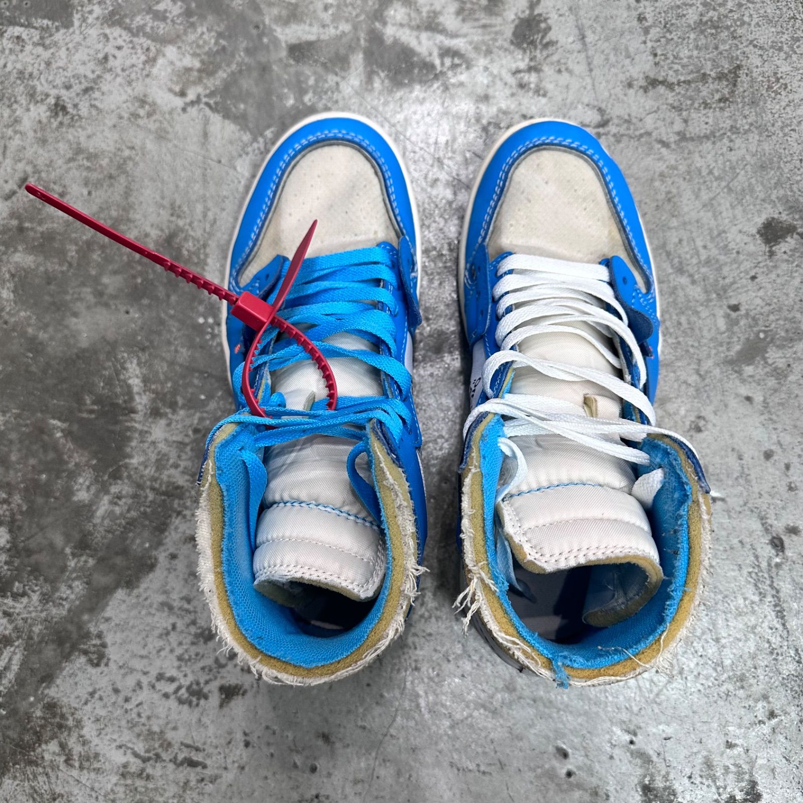 安心鑑定Off-White × Nike Air Jordan 1 UNC Buy Off-White x Air Jordan 1 Retro High OG 'UNC' Sample - AQ0818