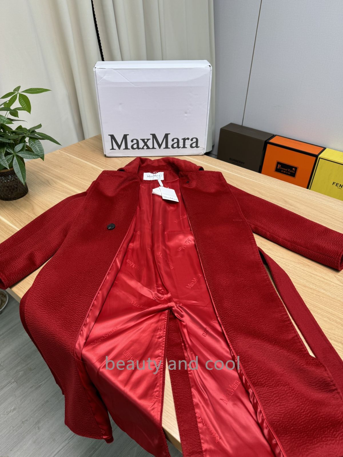 希少品 マックスマーラ MAX MARA 秋冬の新作コート毛皮・ファーコート