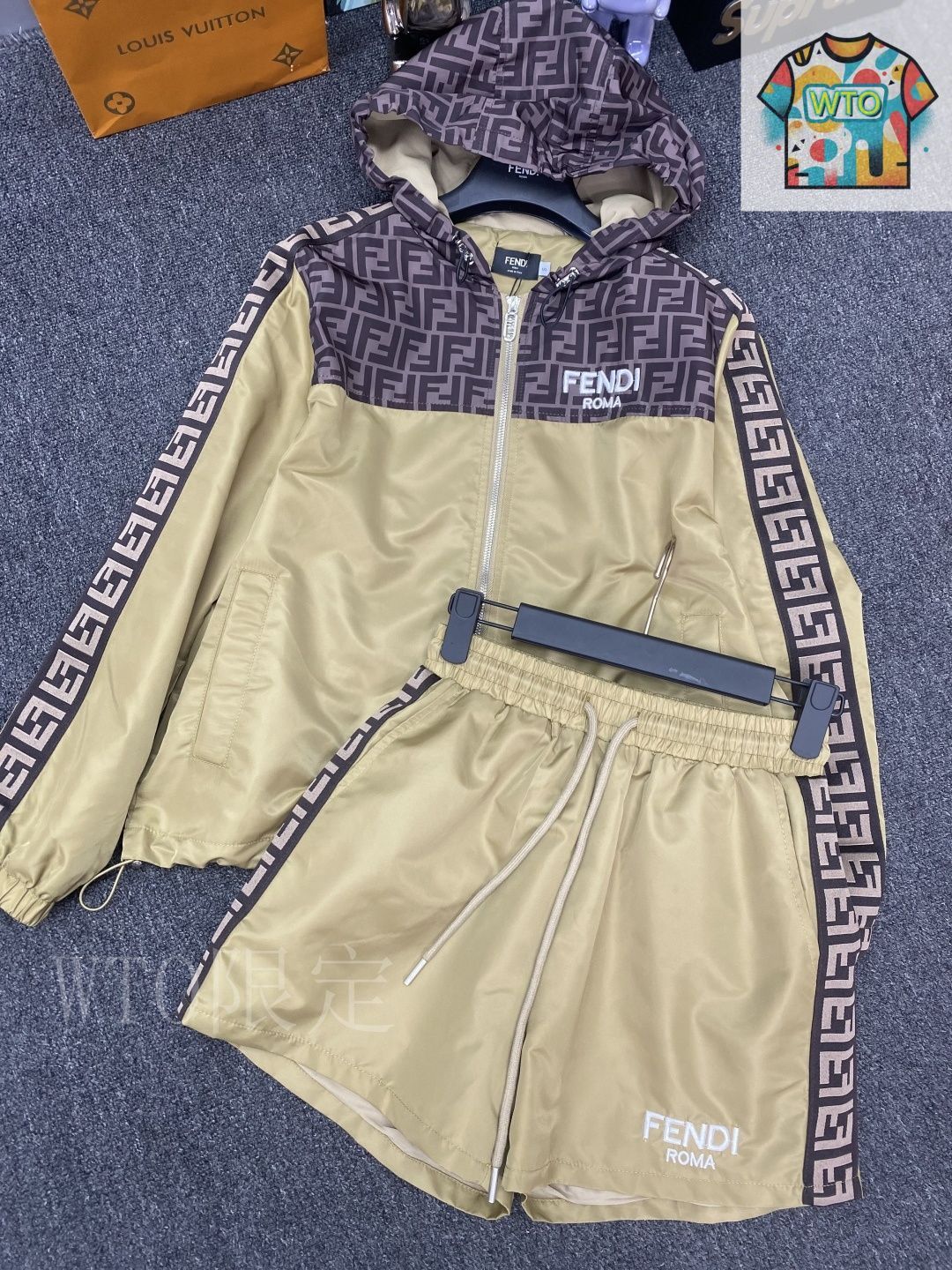 【新品未使用】FENDI kids フードジャケット　6サイズ 楽天市場】フェンディ 子供服 ニット セーター ピンク ホワイト