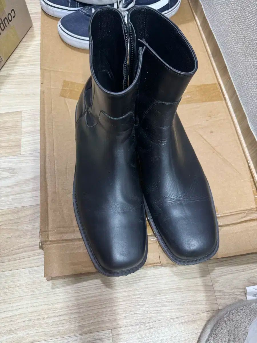 ROMANTIC MOVE ロマンチックムーブ スクエアトゥ チェルシーブーツ