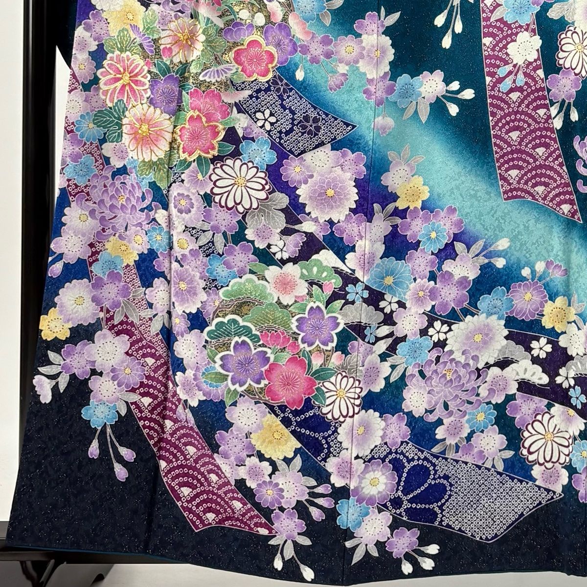 高級 振袖 青色 花柄 身丈172.5cm 裄丈67cm M 牡丹松竹梅金彩 振袖 身丈175cm 裄丈69cm L 袷 落款あり 薔薇 草花 金彩 紺色