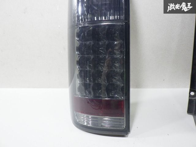 点灯確認済み！】社外品 ハイエース 200系 テールライト テールランプ