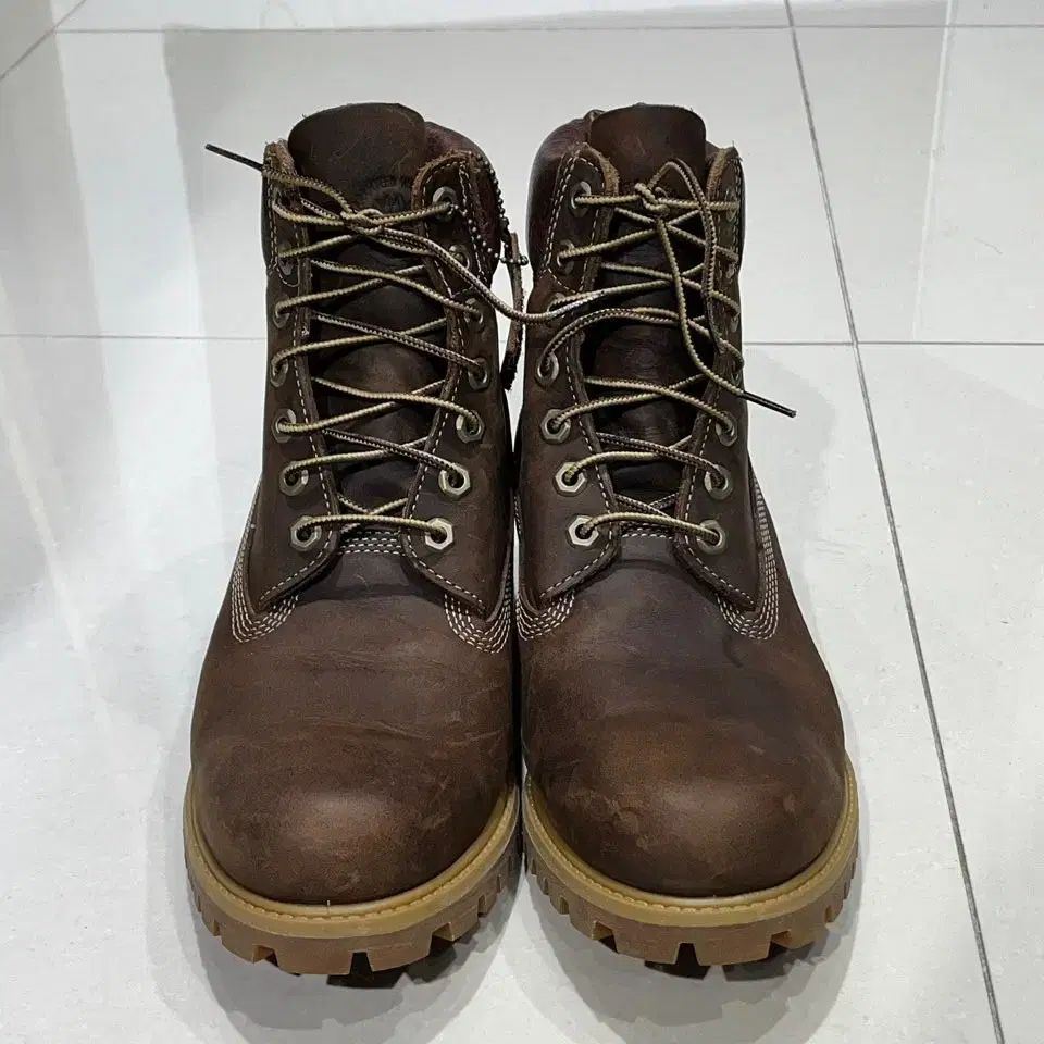 Timberland(ティンバーランド) 6 インチ ブーツ ほぼ新品 - メルカリ 