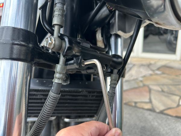 ゼファー1100 カワサキ純正 三又エンブレム 取付セット フォークカバー 