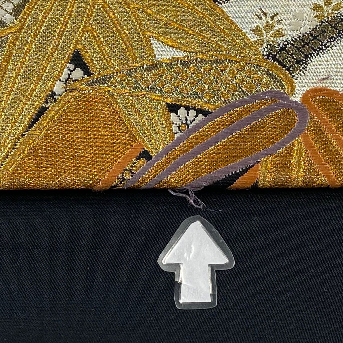 袋帯 秀品 振袖向き 笹 桜 箔 金糸 クリーム 六通 正絹 【中古