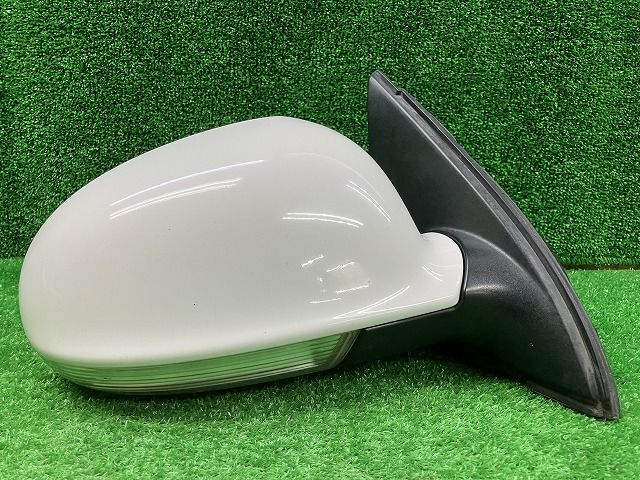 フォルクスワーゲン　VW　1K　ゴルフ　右ドアミラー　カラー白　9P　250123214