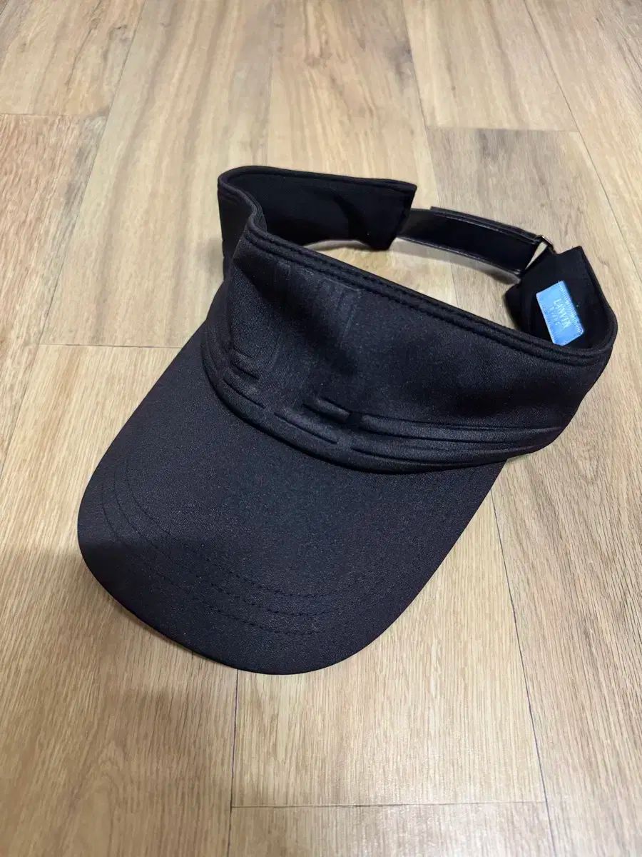 LANVIN ランバン ブラン サンバイザー 2回着用 スタイリッシュ 基本 きれい