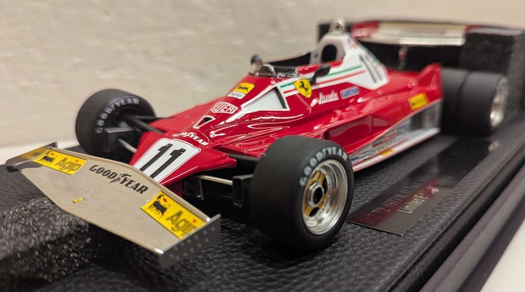 TOPMARQUES 1|18 GP REPLICAS 312 T2 1977 N.11 Twin wheel Niki Lauda